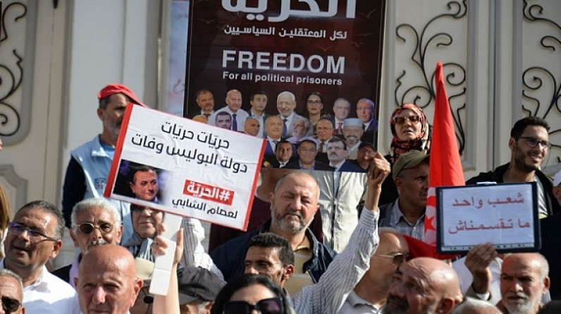 شخصيّات تونسيّة تخوض "إضراب جوع" لمواجهة الملاحقات القضائيّة